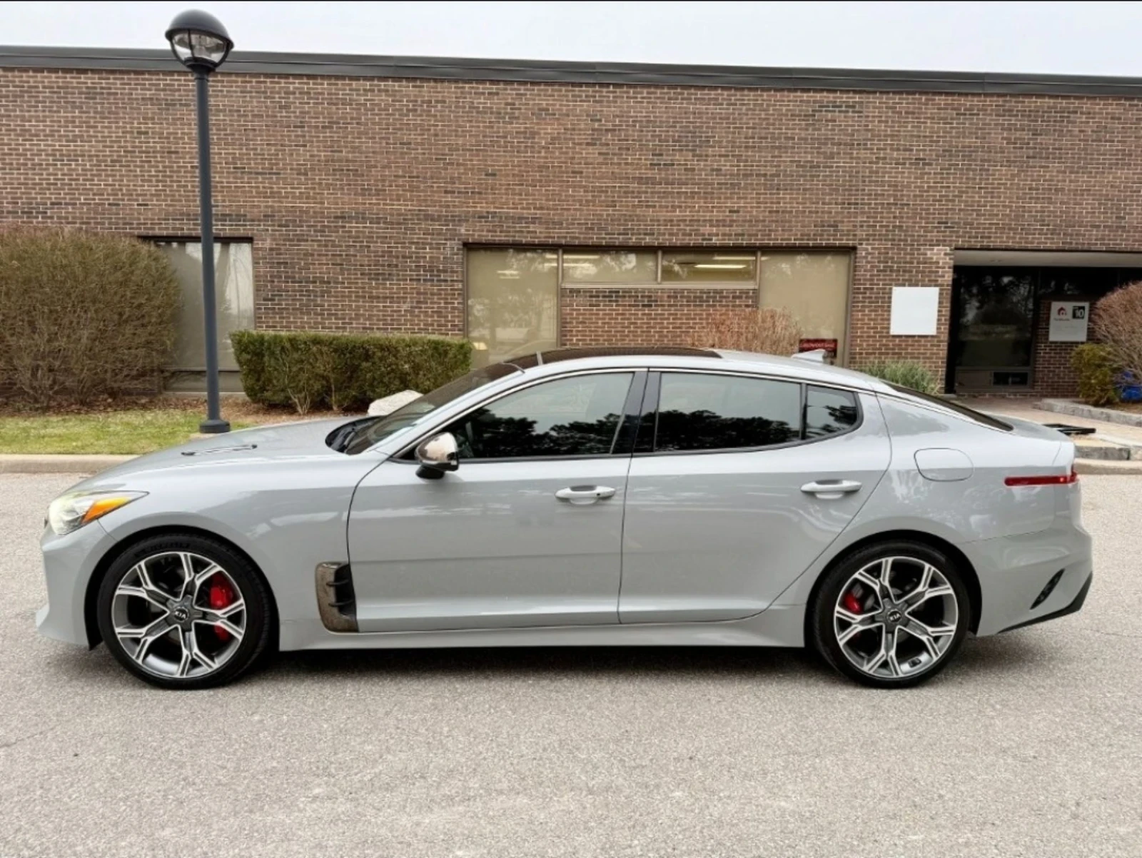 Kia Stinger 2018/HUD/360/PANO/PODGREV/CARFAX, снимка 5 - Автомобили и джипове - 54107507