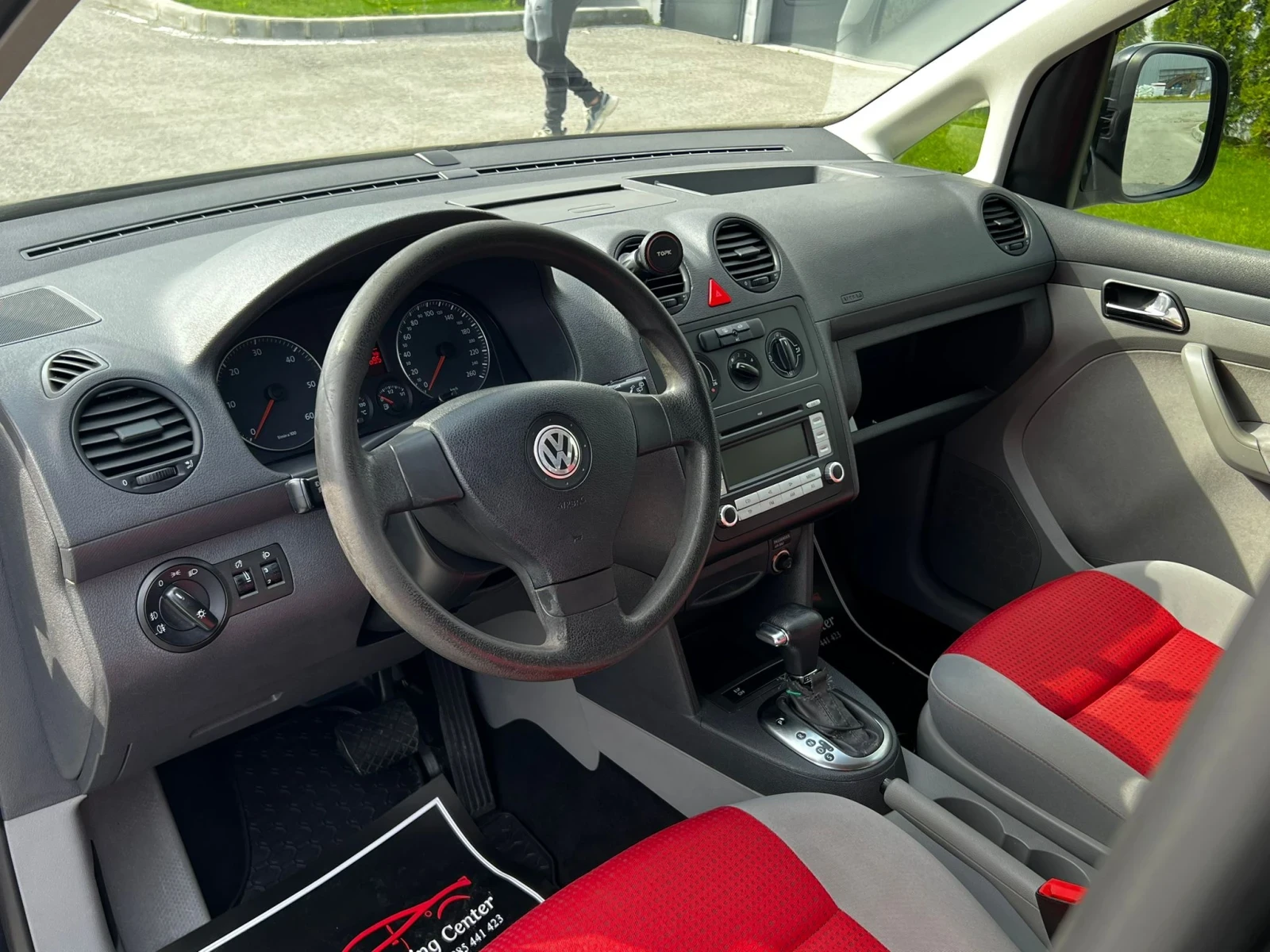 VW Caddy, снимка 15 - Автомобили и джипове - 54191906