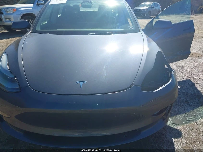 Tesla Model 3 Rear-Wheel Drive, снимка 10 - Автомобили и джипове - 54237385