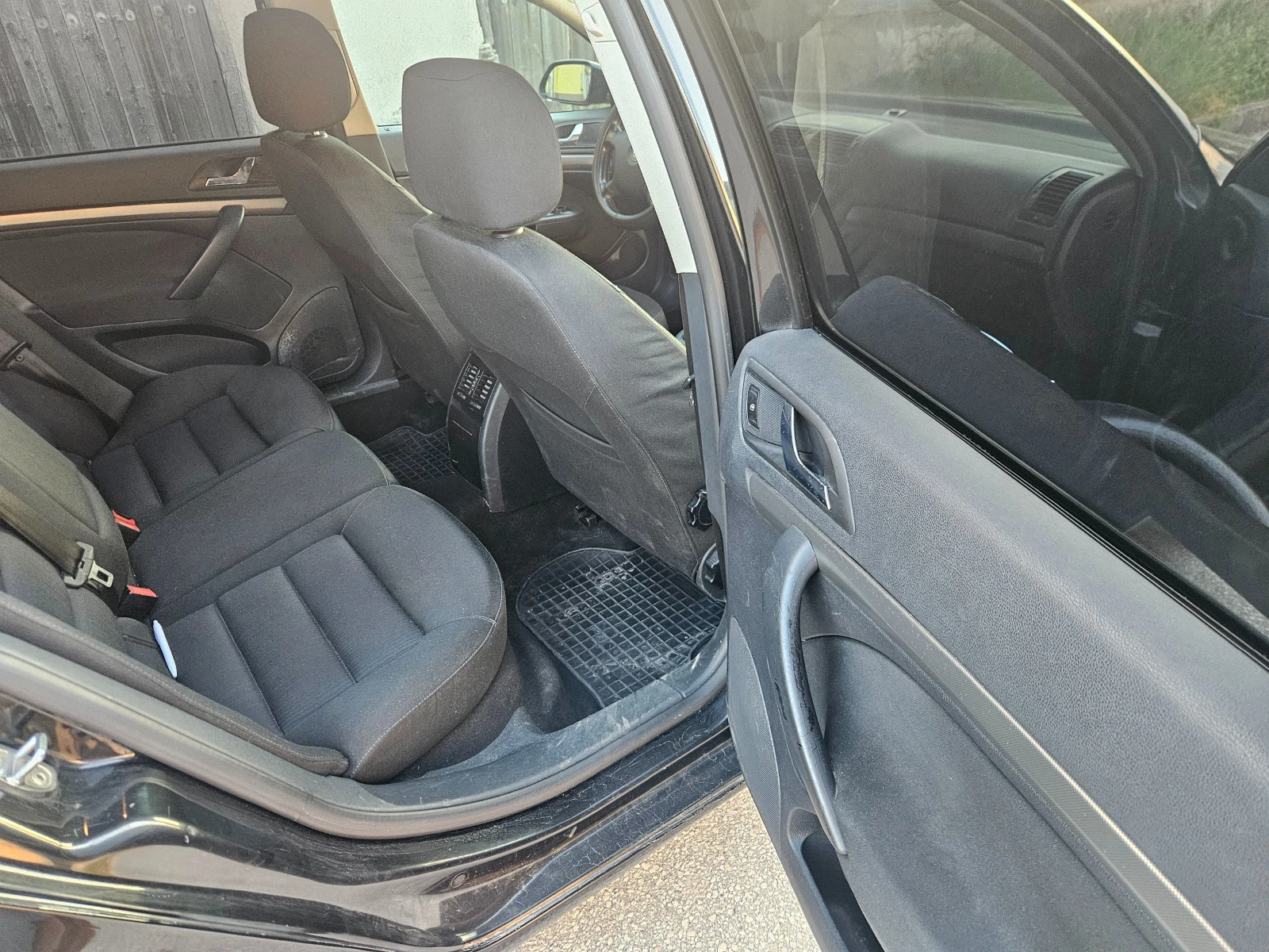 Skoda Octavia 2.0 TDI KLIMA, снимка 15 - Автомобили и джипове - 54811960