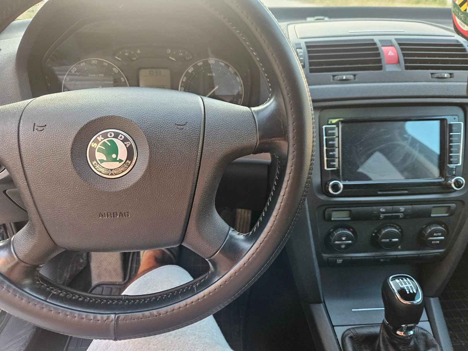 Skoda Octavia 2.0 TDI KLIMA, снимка 11 - Автомобили и джипове - 54811960