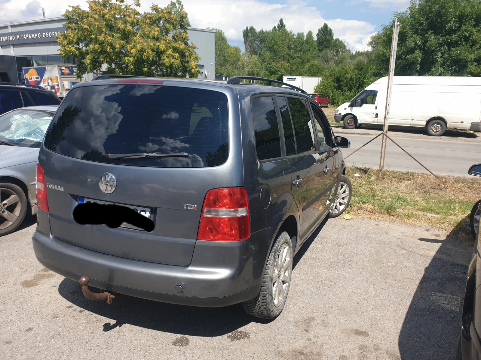 VW Touran 1.9 tdi, снимка 6 - Автомобили и джипове - 55448798