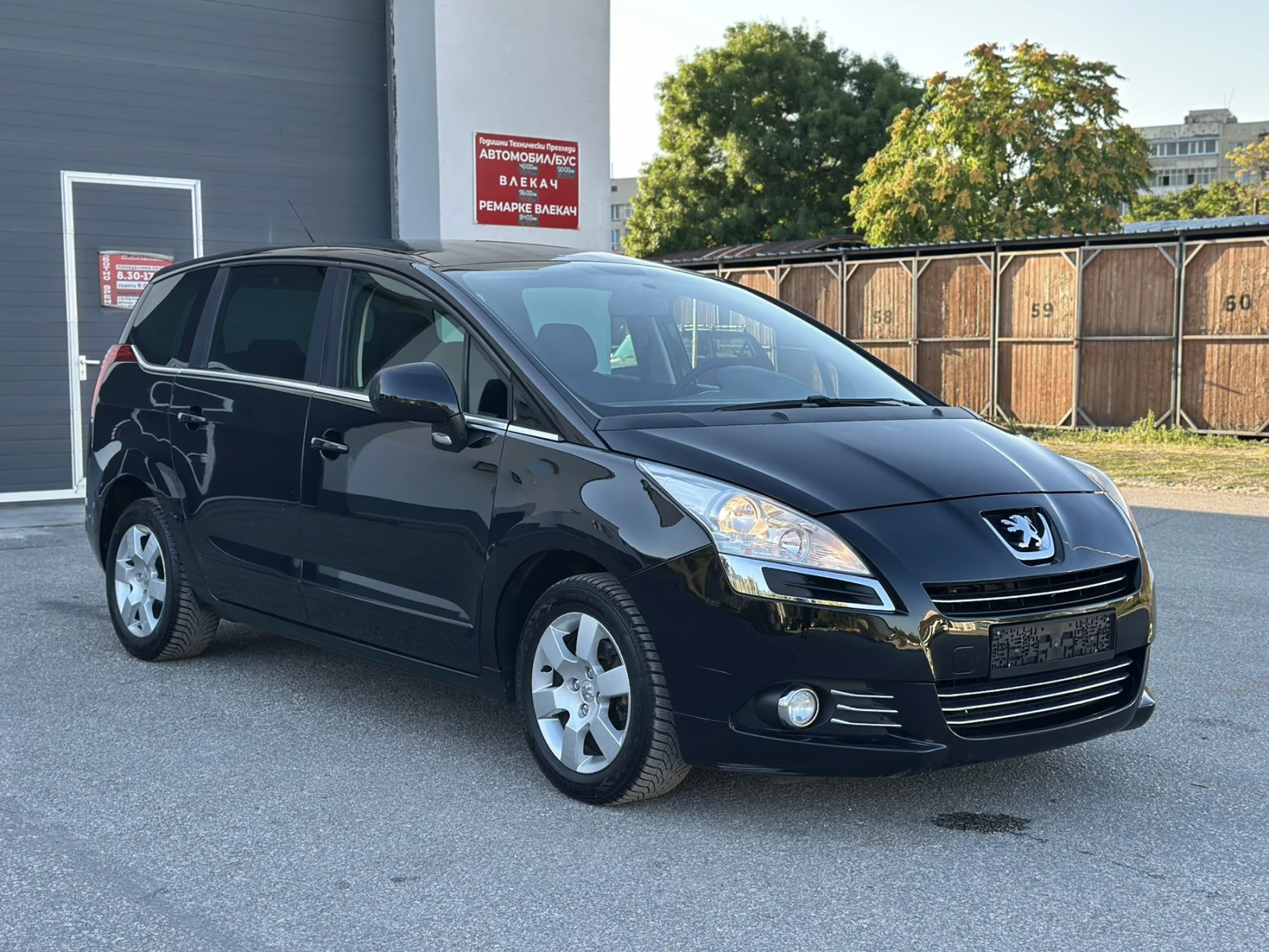 Peugeot 5008 1.6 HDI, снимка 2 - Автомобили и джипове - 55468444