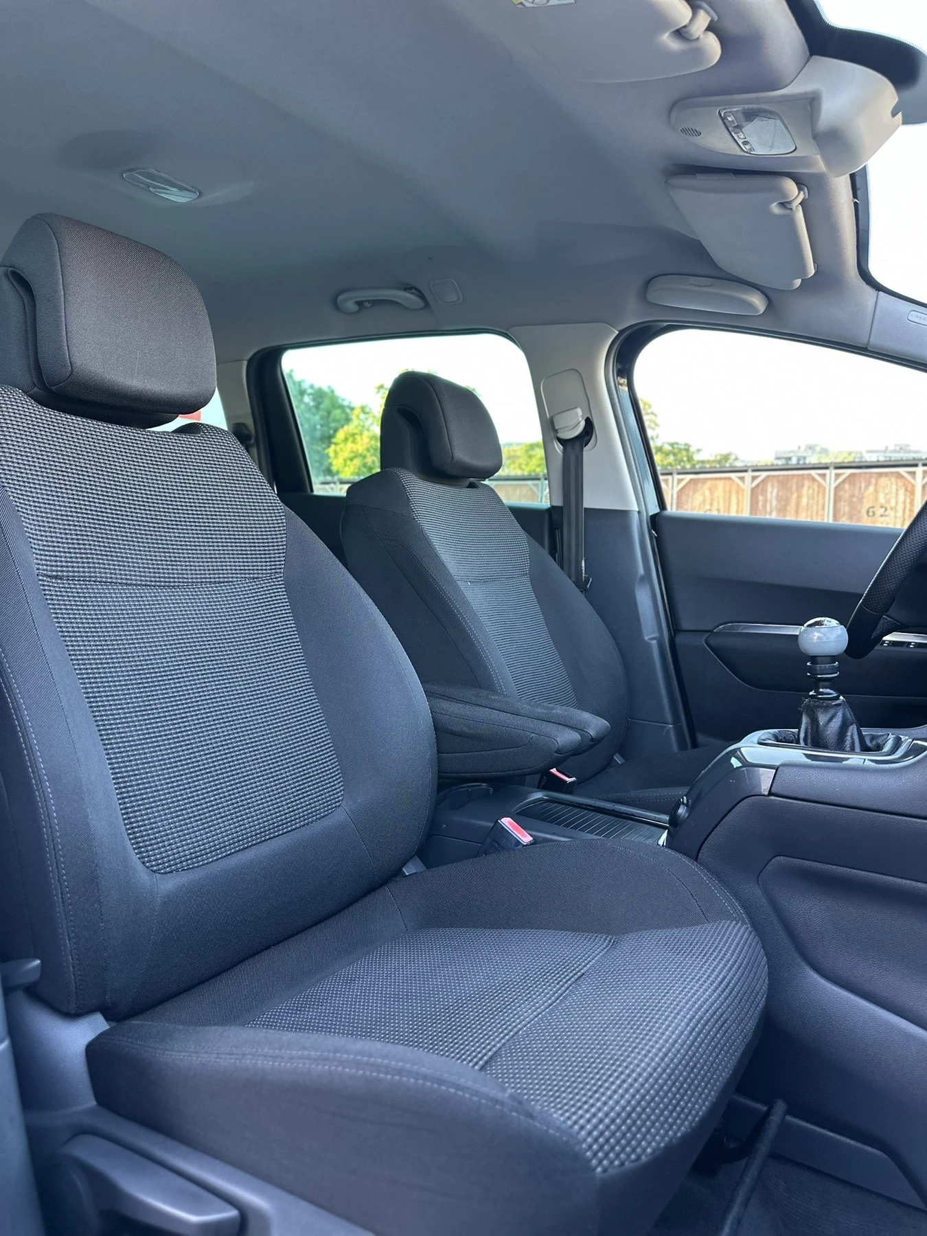 Peugeot 5008 1.6 HDI, снимка 11 - Автомобили и джипове - 55468444