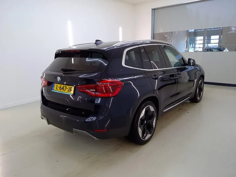 BMW iX3 HIGH EXECUTIVE/80KWh/286hp/SOH97.2%/PANO/CAMERA, снимка 2 - Автомобили и джипове - 55510979