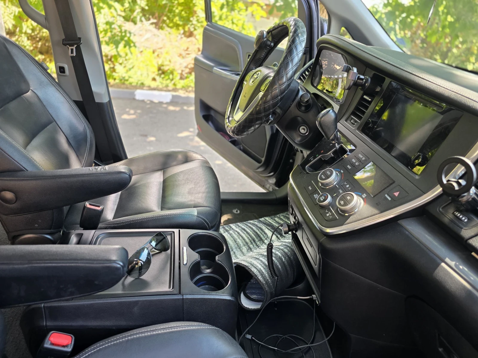 Toyota Sienna SE, снимка 5 - Автомобили и джипове - 55564914