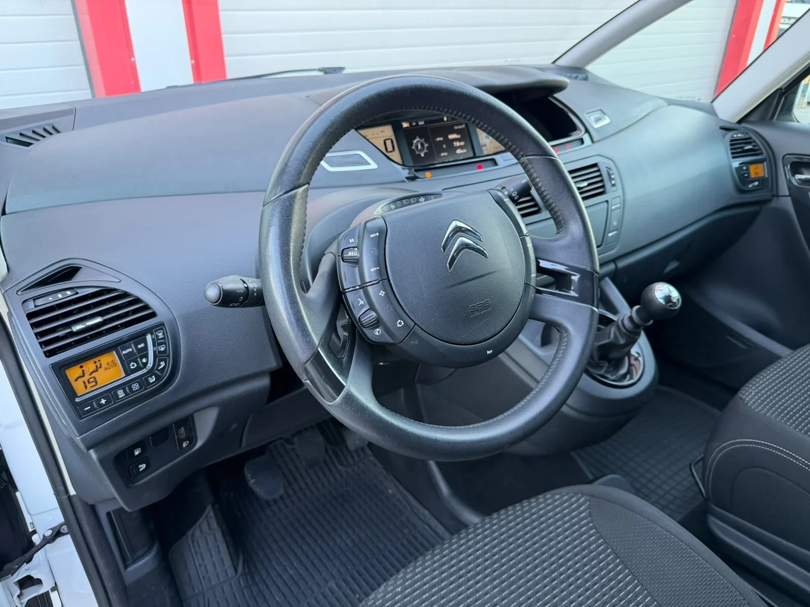 Citroen C4 Picasso 1.6HDI NAVI KLIMATRONIK 7-МЕСТНА EVRO 5B ЛИЗИНГ!!!, снимка 12 - Автомобили и джипове - 56010665