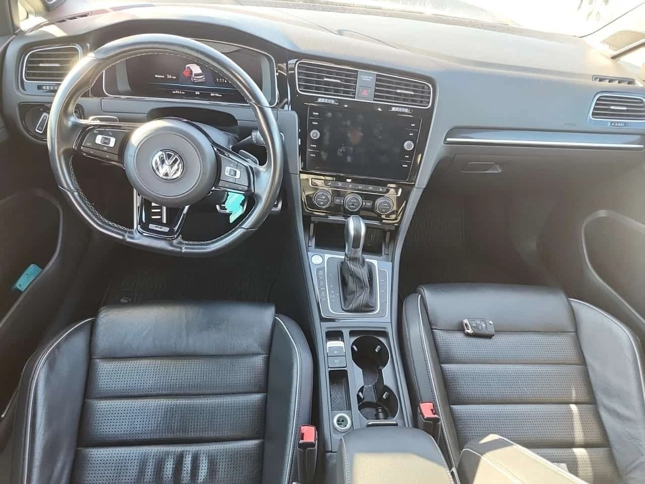VW Golf * DSG * FACELIFT * ПОДГРЕВ * , снимка 10 - Автомобили и джипове - 56254554