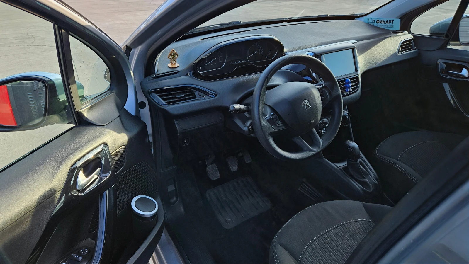 Peugeot 208 2018, снимка 8 - Автомобили и джипове - 56309690