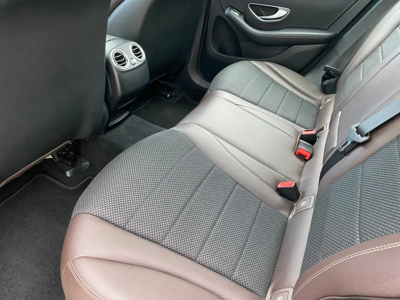 Mercedes-Benz GLC 250 AMG Line* 9G* ПАНОРАМА* КАМЕРА* КОЖА* NAVI, снимка 11 - Автомобили и джипове - 50020236