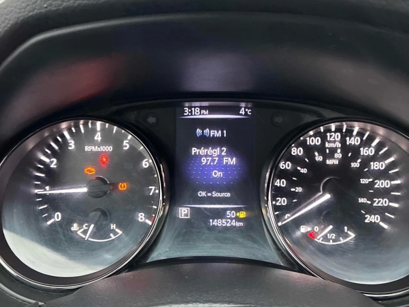 Nissan Qashqai * AWD CVT * CARFAX * БЕЗ ПЪРВОНАЧАЛНА ВНОСКА, снимка 8 - Автомобили и джипове - 53109399