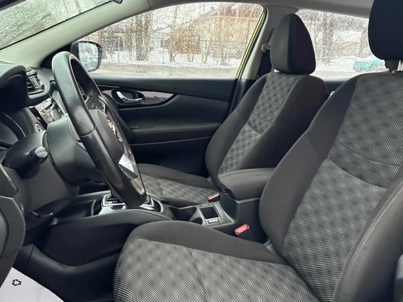 Nissan Qashqai * AWD CVT * CARFAX * БЕЗ ПЪРВОНАЧАЛНА ВНОСКА, снимка 16 - Автомобили и джипове - 53109399