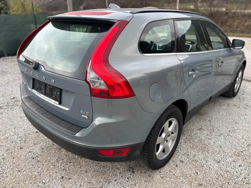 Volvo XC60 2.4 D 5 РЪЧКА, снимка 8 - Автомобили и джипове - 53259875