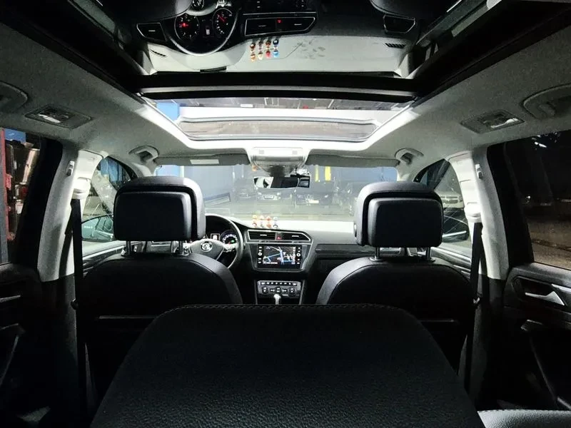 VW Tiguan 2.0 Tdi Prestige, снимка 13 - Автомобили и джипове - 56112963