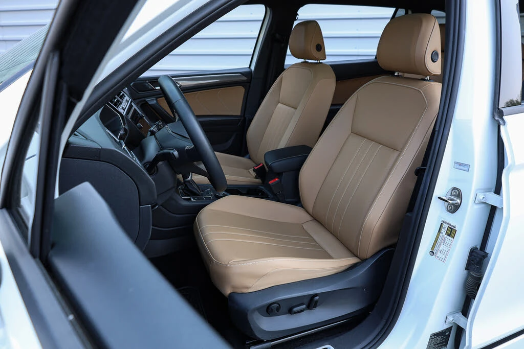 VW Tiguan COMFORTLINE R-LINE BLACK* ПАНОРАМА* КАМЕРА* ПОДГРЕ - изображение 9