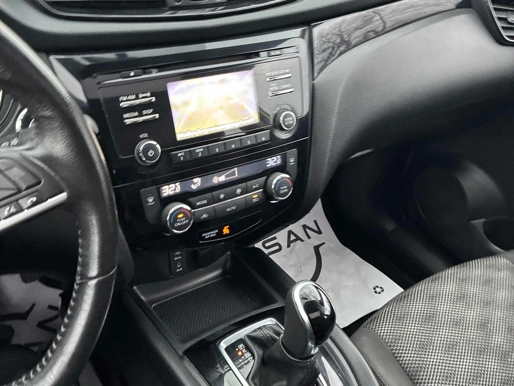 Nissan Qashqai * AWD CVT * CARFAX * БЕЗ ПЪРВОНАЧАЛНА ВНОСКА - изображение 9