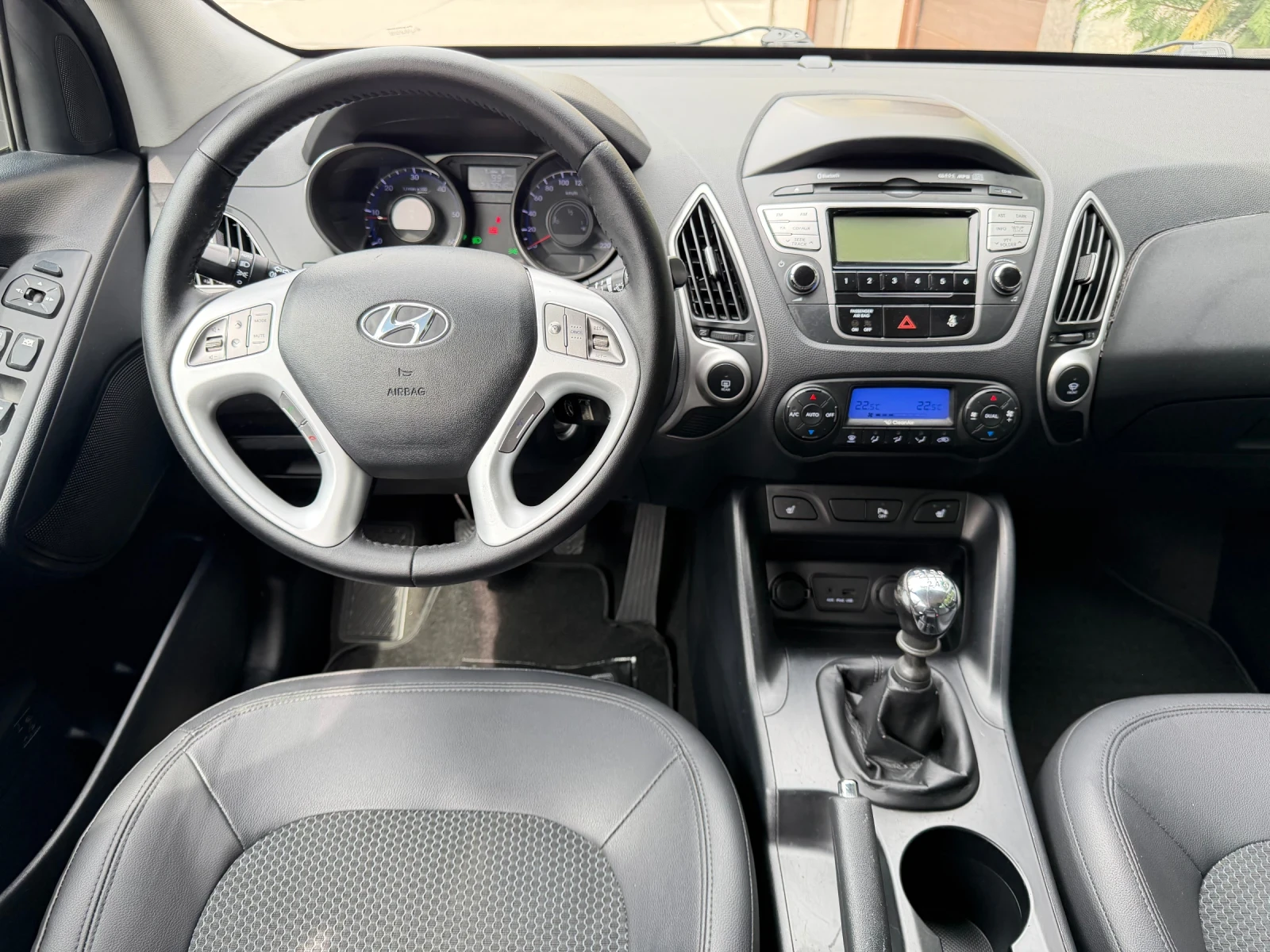 Hyundai IX35 2.0 136к.с 4х4, кожа, подгрев, Италия, снимка 11 - Автомобили и джипове - 54211010