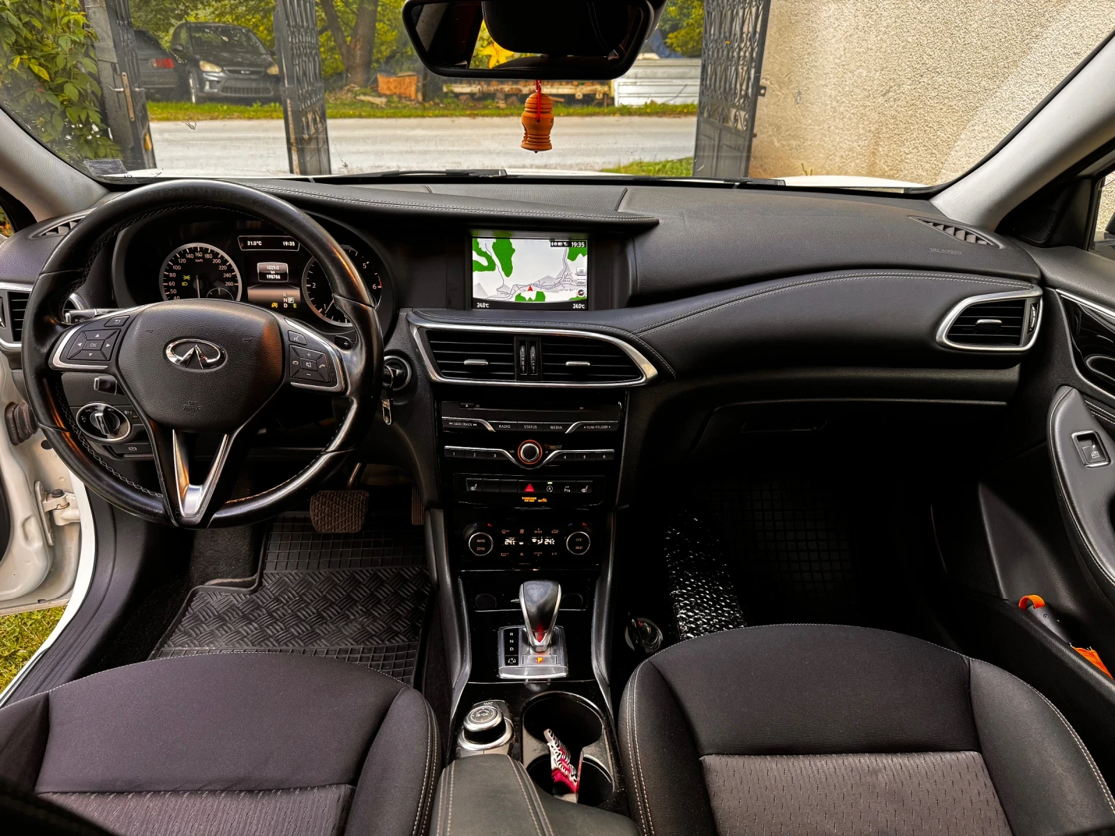 Infiniti QX30 2.2d AWD, снимка 8 - Автомобили и джипове - 55193724