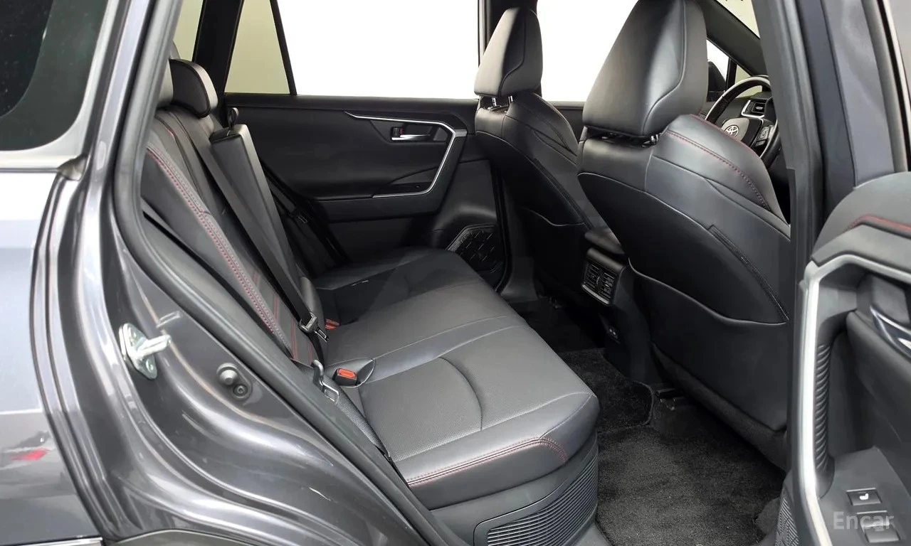 Toyota Rav4 2, 5 Prime XSE Plug-in Hybrid , снимка 10 - Автомобили и джипове - 56011541