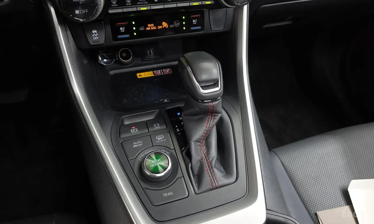 Toyota Rav4 2, 5 Prime XSE Plug-in Hybrid , снимка 7 - Автомобили и джипове - 56011541