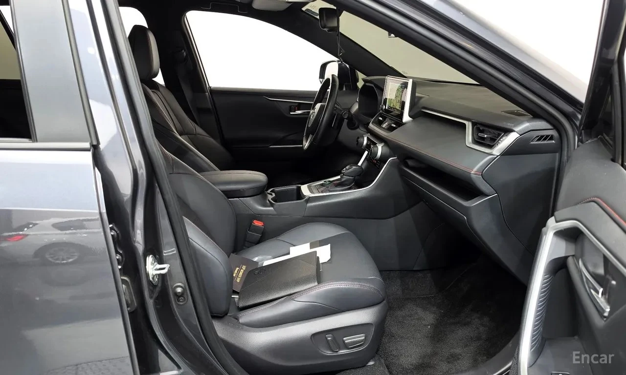 Toyota Rav4 2, 5 Prime XSE Plug-in Hybrid , снимка 9 - Автомобили и джипове - 56011541