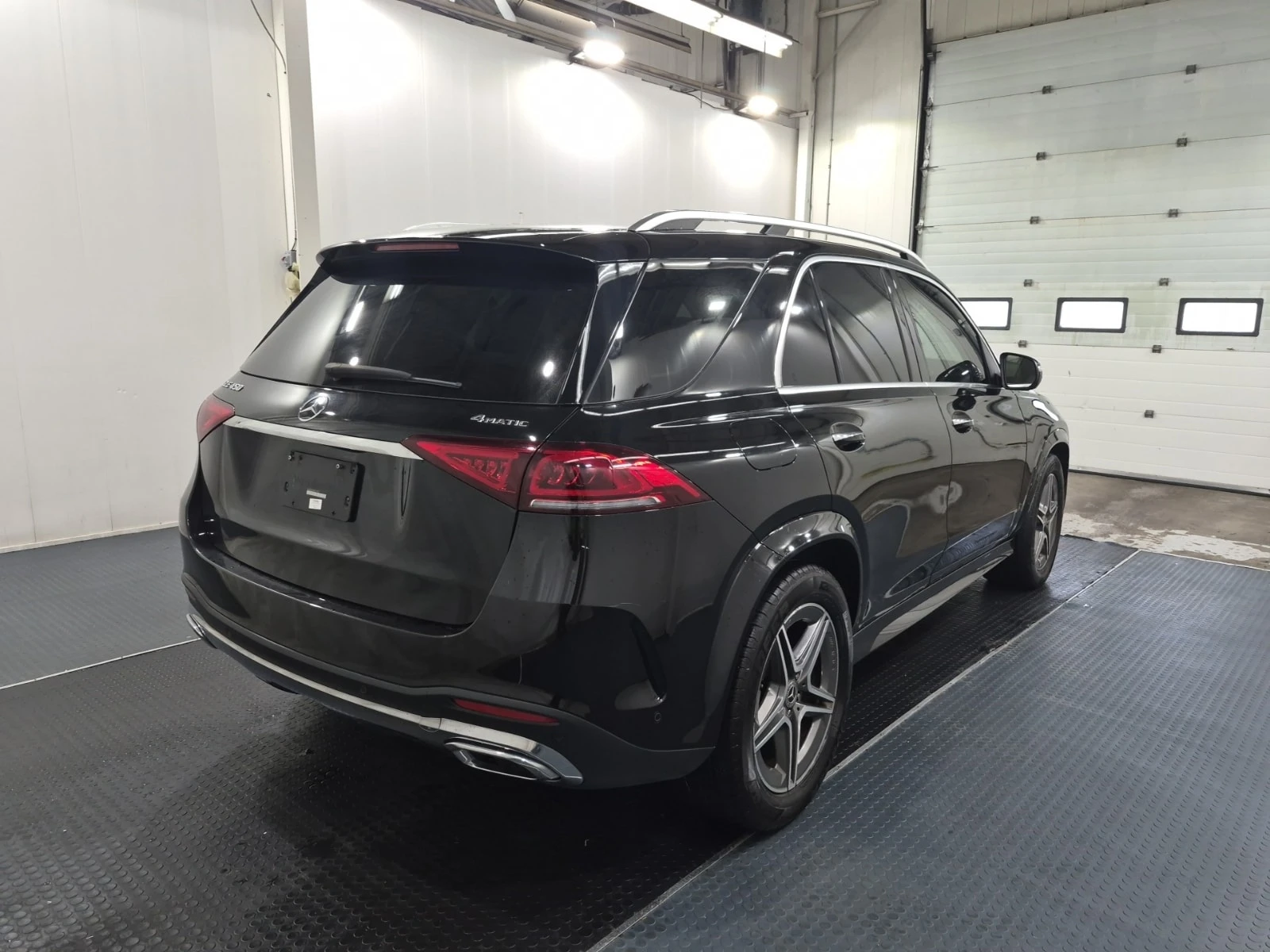 Mercedes-Benz GLE 450 / Distronic / 360 / Burmester / Carfax /Автокредит, снимка 3 - Автомобили и джипове - 56096139