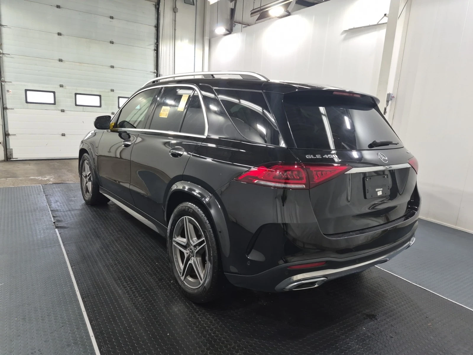 Mercedes-Benz GLE 450 / Distronic / 360 / Burmester / Carfax /Автокредит, снимка 4 - Автомобили и джипове - 56096139