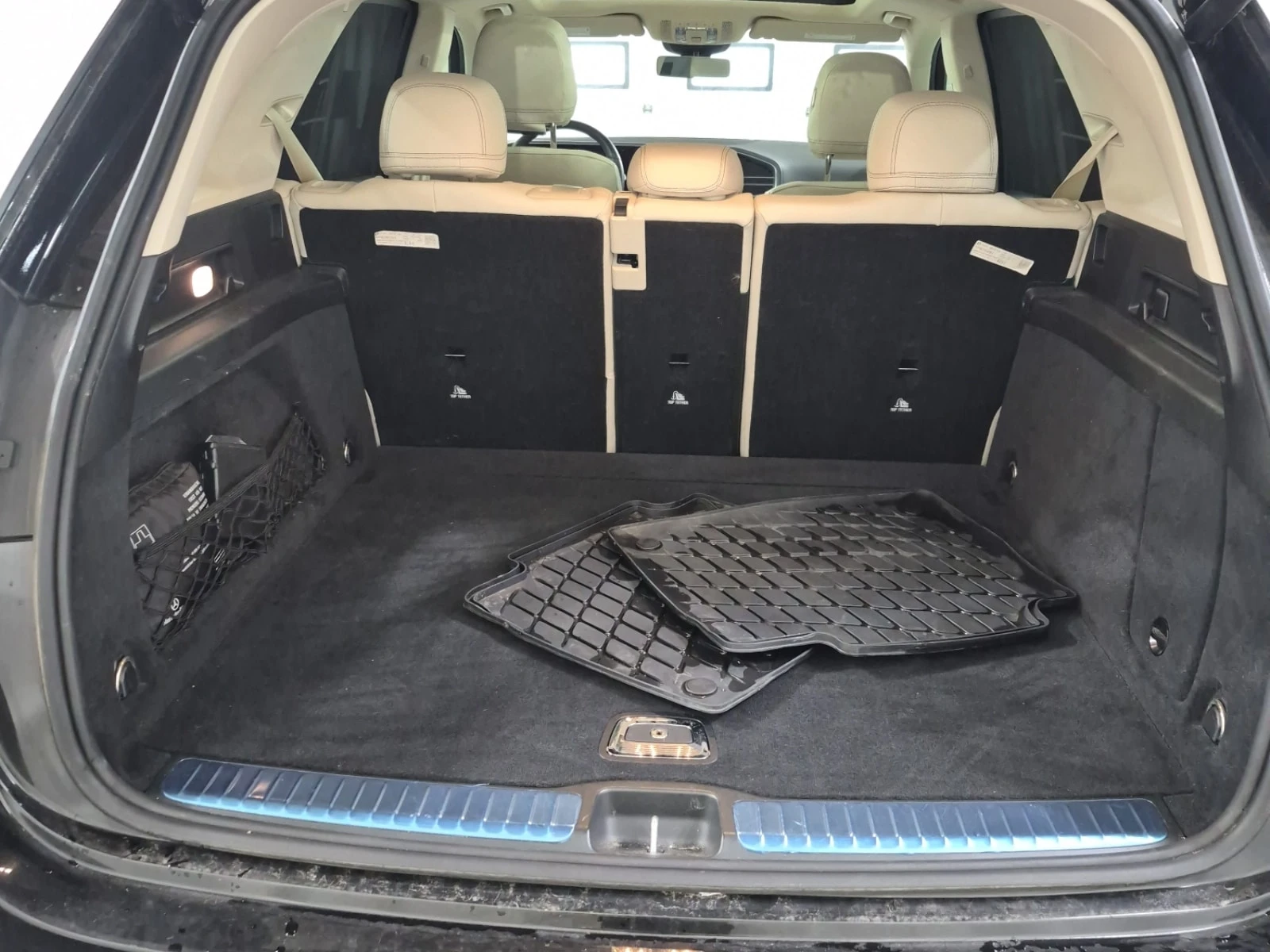 Mercedes-Benz GLE 450 / Distronic / 360 / Burmester / Carfax /Автокредит, снимка 14 - Автомобили и джипове - 56096139