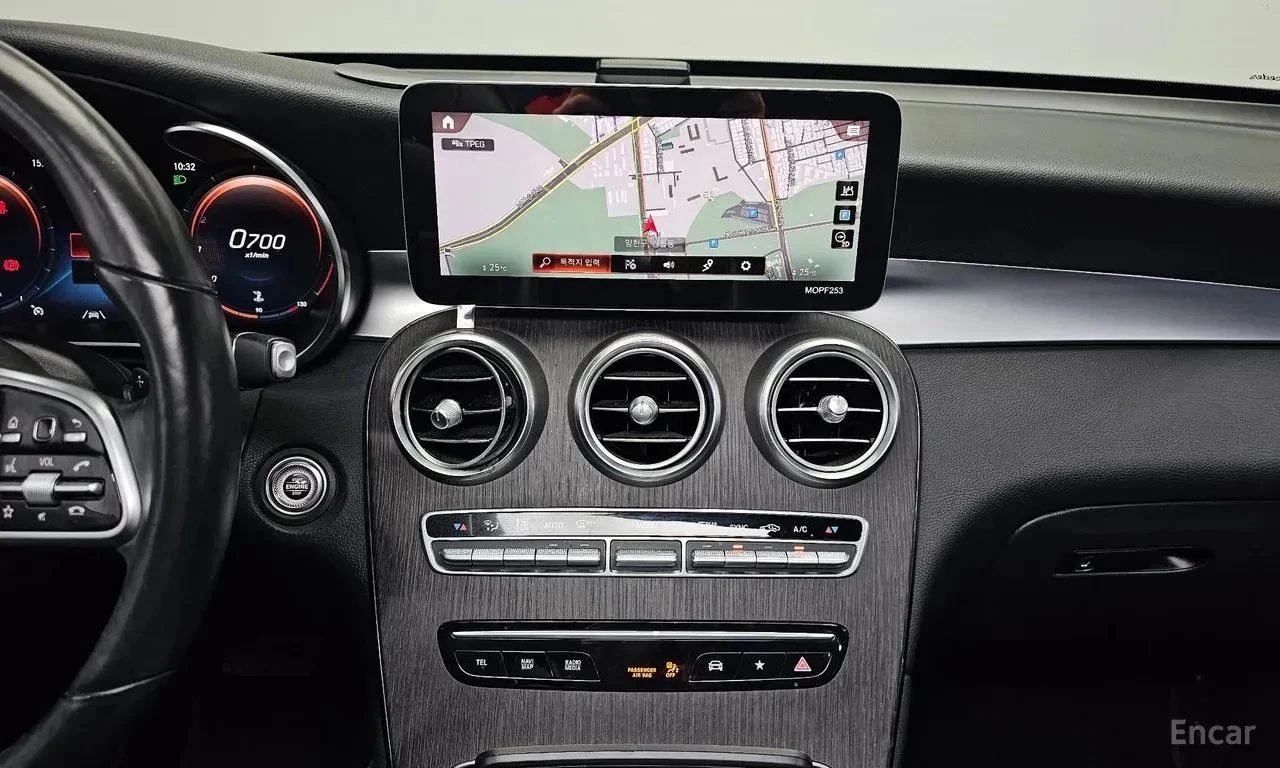 Mercedes-Benz GLC 300, снимка 8 - Автомобили и джипове - 56729006