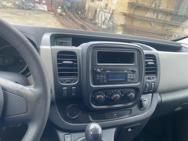 Renault Trafic Бус, снимка 11 - Бусове и автобуси - 49548205