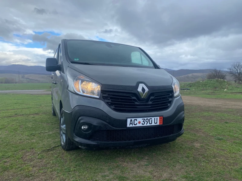 Renault Trafic Бус, снимка 4 - Бусове и автобуси - 49548205