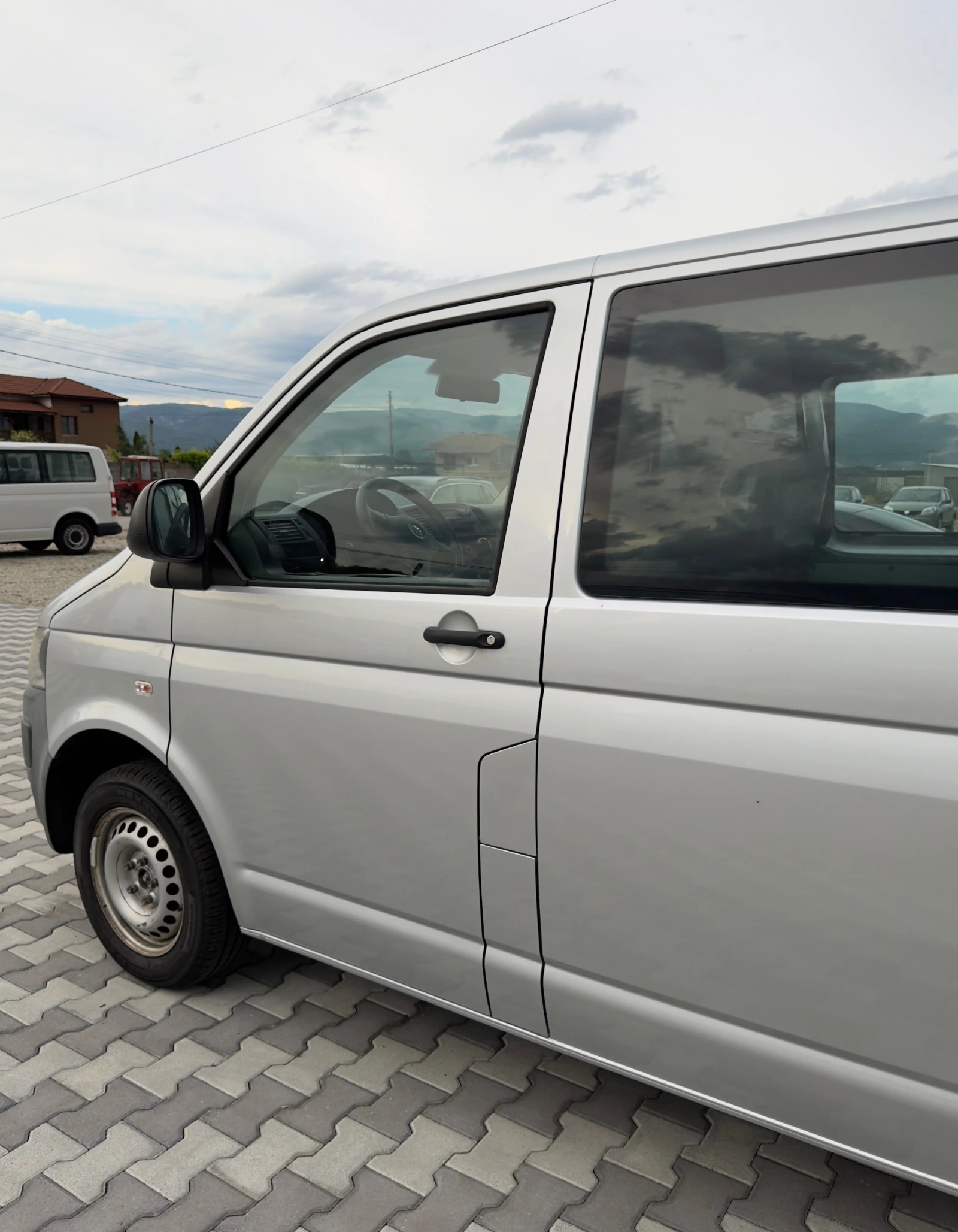 VW Transporter T5, снимка 4 - Бусове и автобуси - 53362318