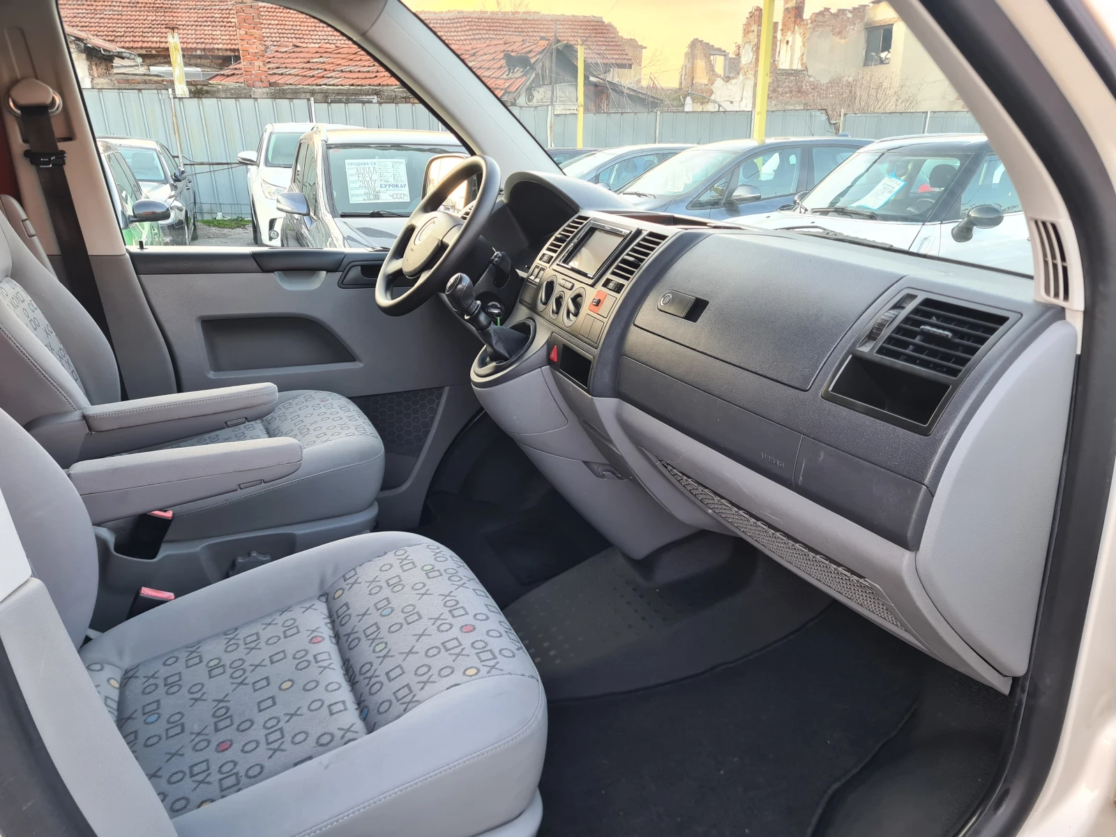 VW Transporter 1.9TDI-КЛИМАТИК-ЛИЗИНГ, снимка 14 - Бусове и автобуси - 53738291