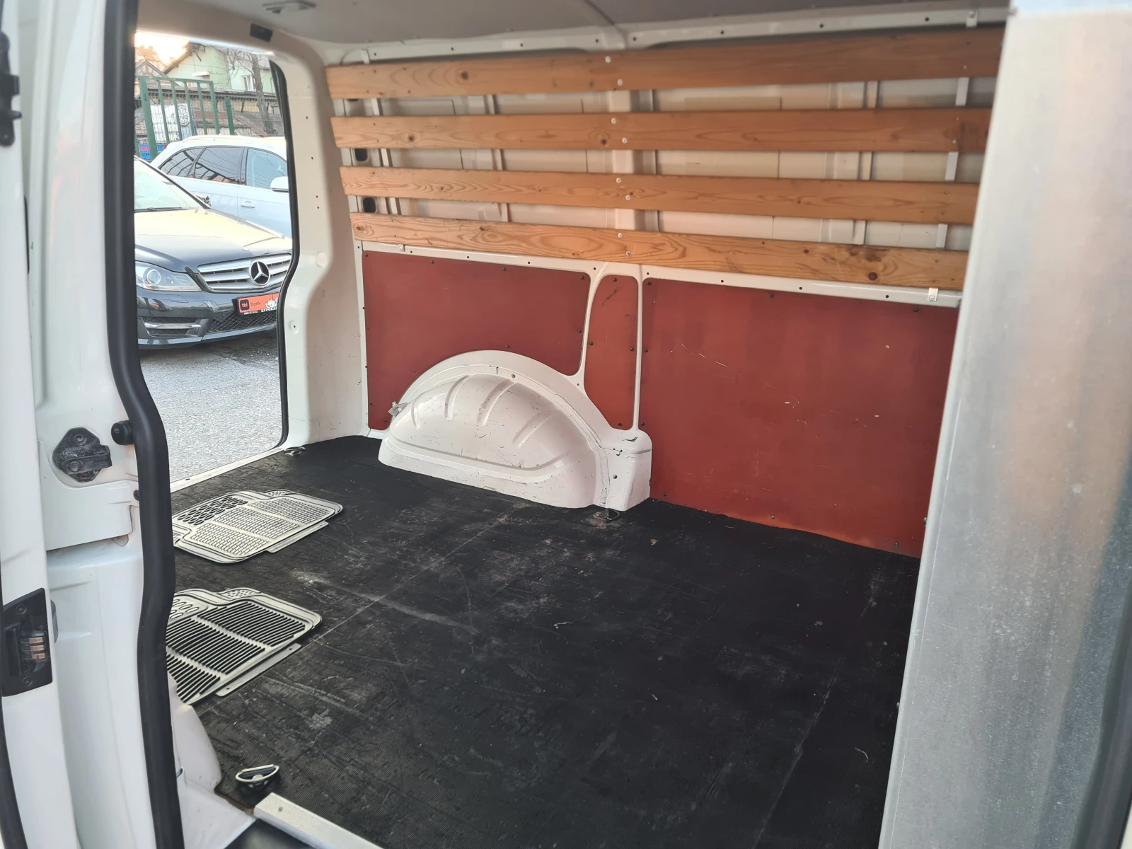 VW Transporter 1.9TDI-КЛИМАТИК-ЛИЗИНГ, снимка 13 - Бусове и автобуси - 53738291