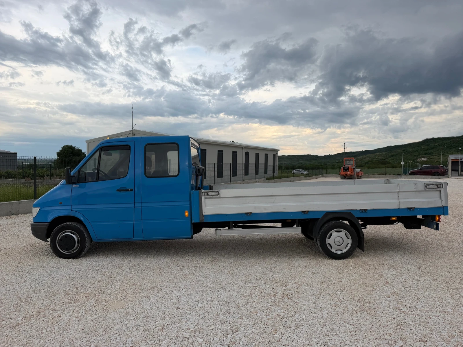 Mercedes-Benz Sprinter 412 Б категория, снимка 3 - Бусове и автобуси - 54557495