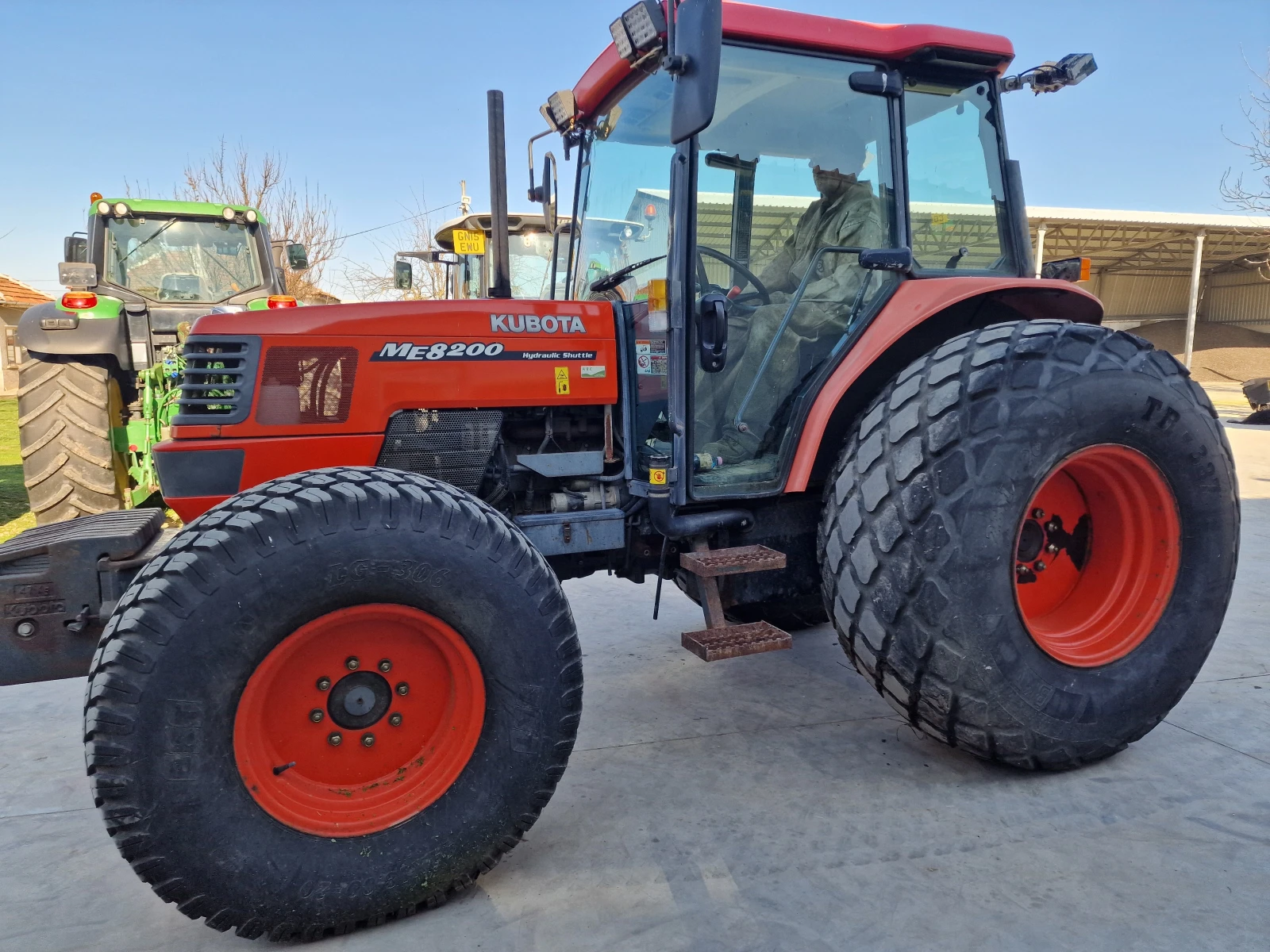 Трактор Kubota ME 8200 - изображение 2