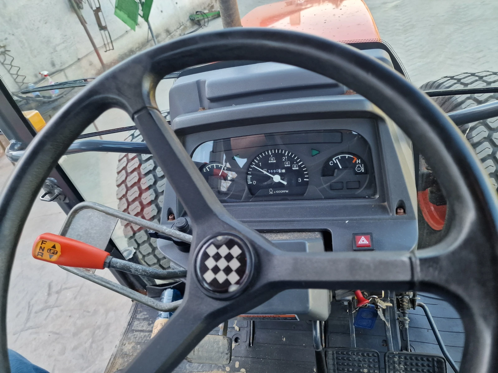 Трактор Kubota ME 8200 - изображение 9