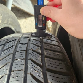 Гуми Зимни 215/55R17, снимка 5 - Гуми и джанти - 53477095