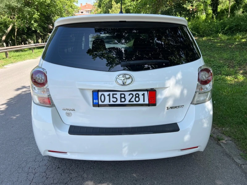 Toyota Verso 2.2D/150p.s-Avtomat /Navi/Panorama-Full-EURO 5b, снимка 7 - Автомобили и джипове - 46163095