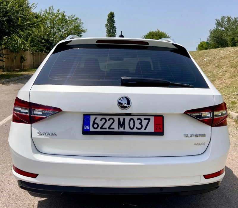 Skoda Superb 2.0d* 4x4* АВТОМАТИК* ДИСТРОНИК* НАПЪЛНО ОБСЛУЖЕНА, снимка 4 - Автомобили и джипове - 47294961