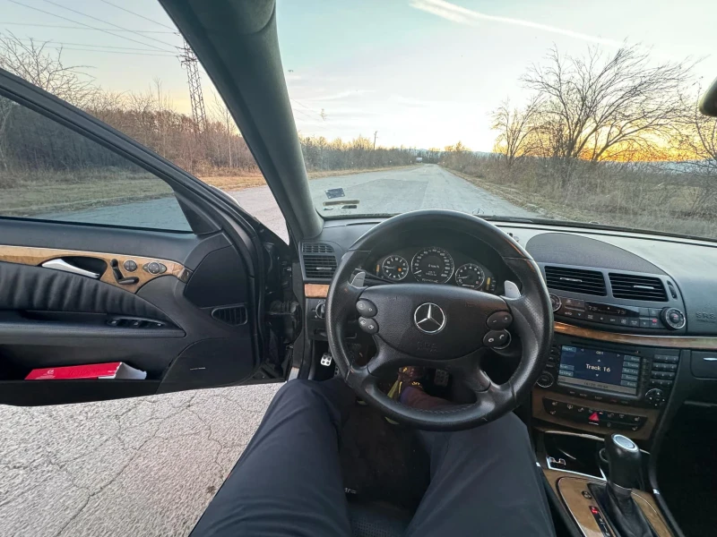 Mercedes-Benz E 63 AMG, снимка 9 - Автомобили и джипове - 48130824