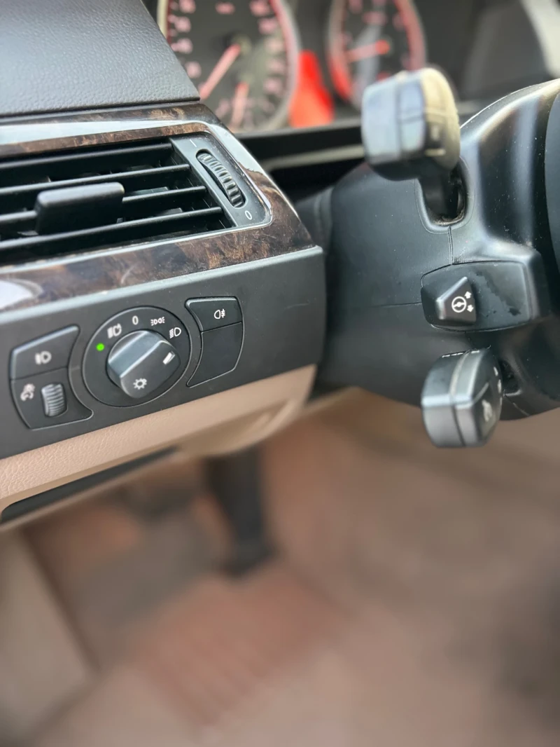 BMW 530, снимка 14 - Автомобили и джипове - 52306128