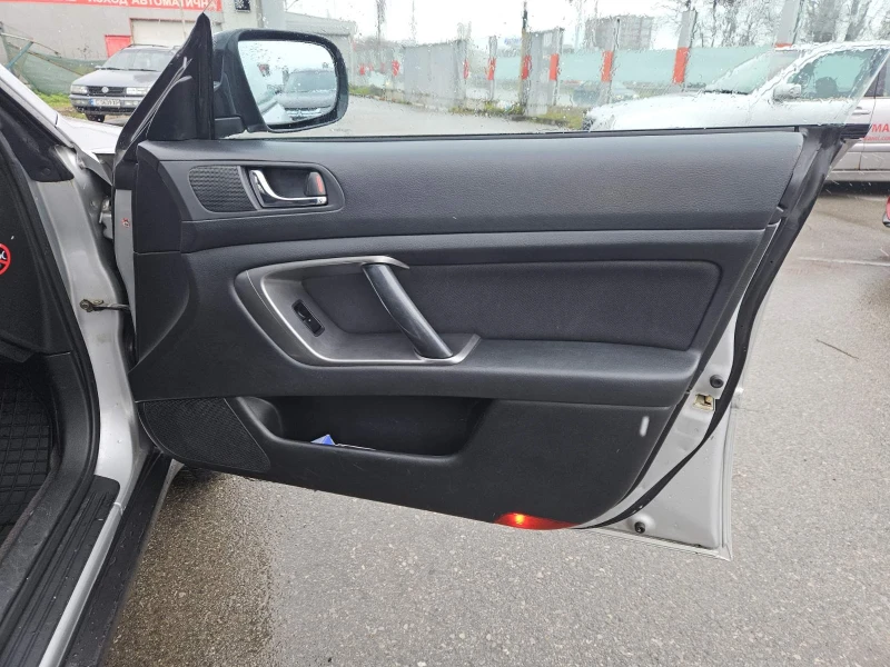 Subaru Outback, снимка 11 - Автомобили и джипове - 51908890