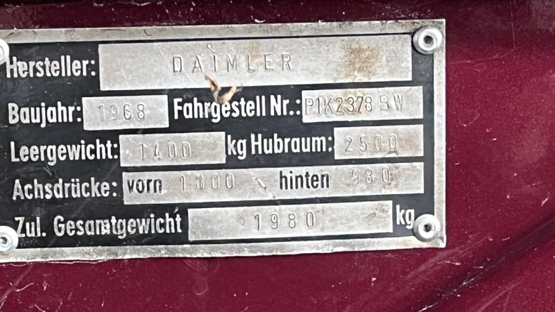 Daimler Sovereign V8, снимка 13 - Автомобили и джипове - 52285447