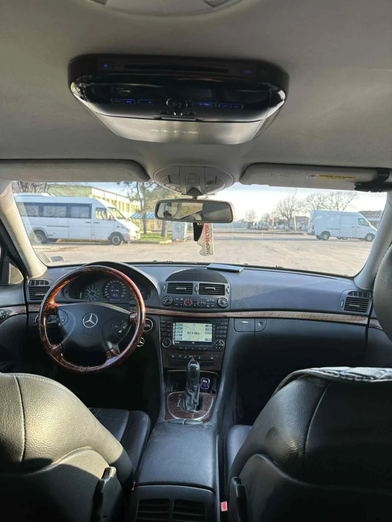 Mercedes-Benz E 270 2.7 CDI, снимка 12 - Автомобили и джипове - 53145126