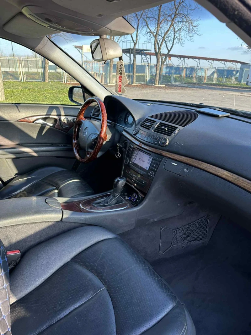 Mercedes-Benz E 270 2.7 CDI, снимка 9 - Автомобили и джипове - 53145126