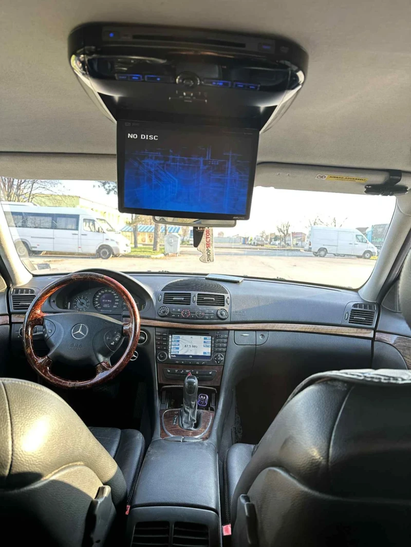 Mercedes-Benz E 270 2.7 CDI, снимка 13 - Автомобили и джипове - 53145126