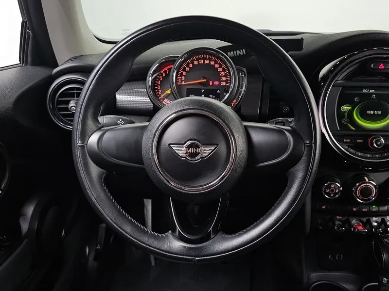 Mini Cooper Basic , снимка 13 - Автомобили и джипове - 55884642