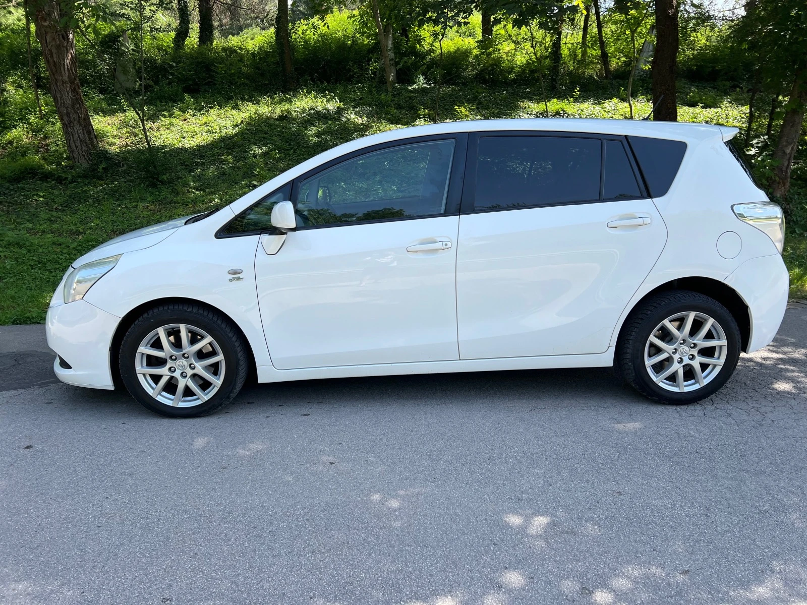 Toyota Verso 2.2D/150p.s-Avtomat /Navi/Panorama-Full-EURO 5b - изображение 8