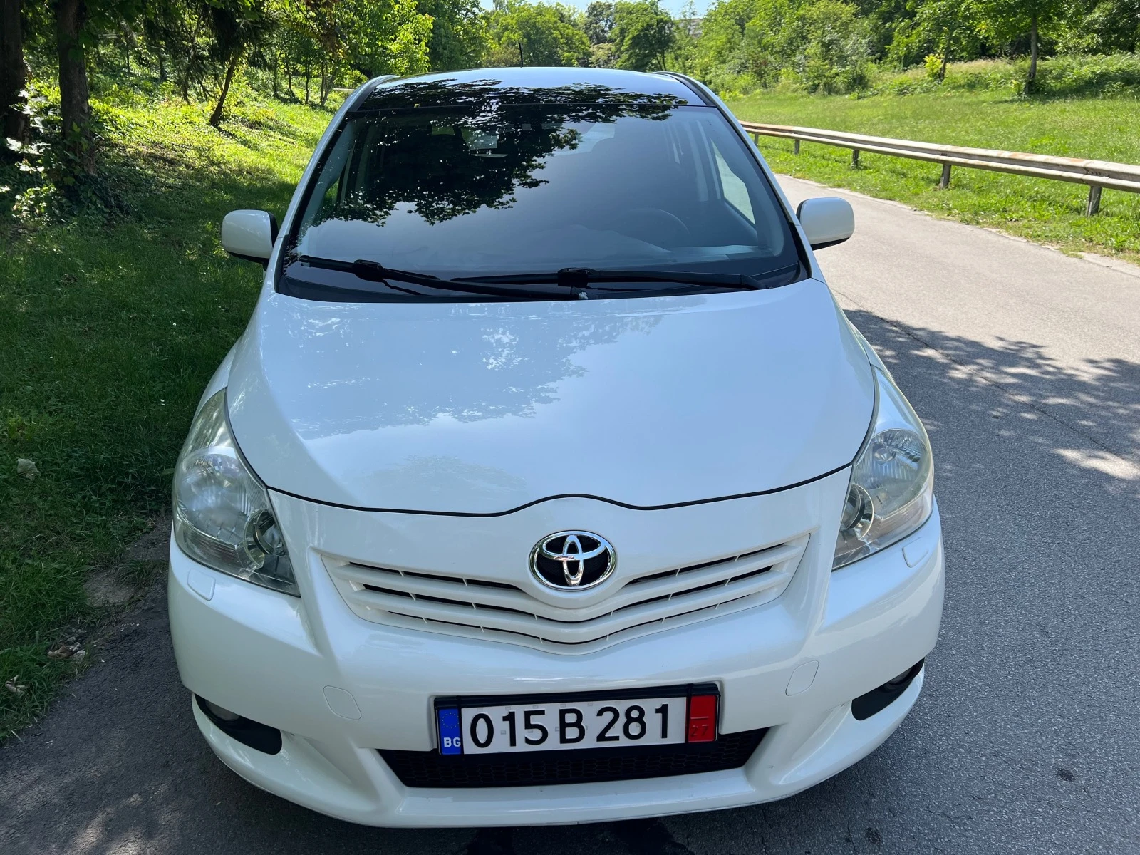 Toyota Verso 2.2D/150p.s-Avtomat /Navi/Panorama-Full-EURO 5b - изображение 5